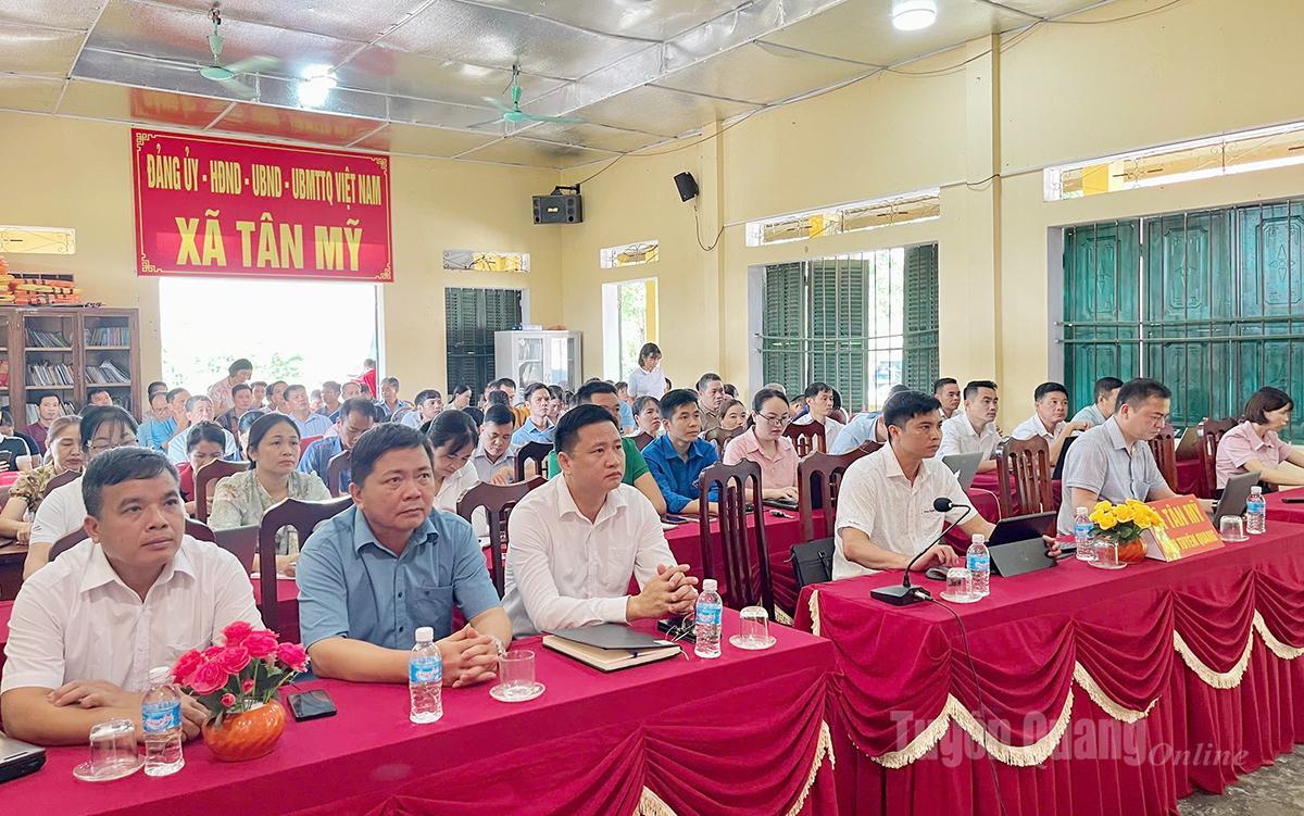 Các đại biểu dự hội nghị tại điểm cầu xã Tân Mỹ.