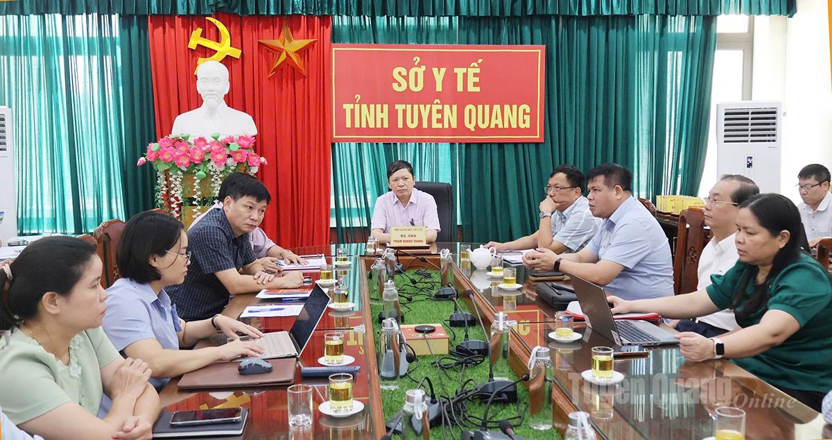 Các đại biểu dự tại điểm cầu Sở Y tế.