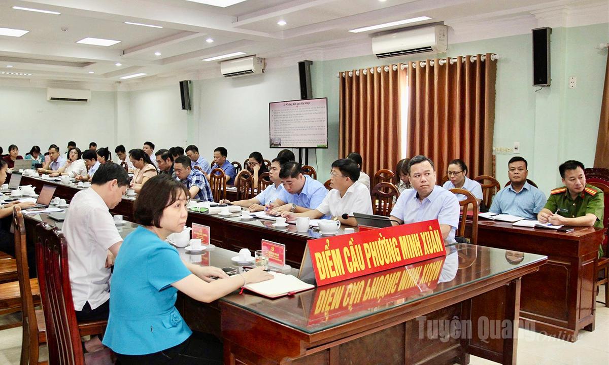 Các đại biểu dự hội nghị tại điểm cầu phường Minh Xuân.