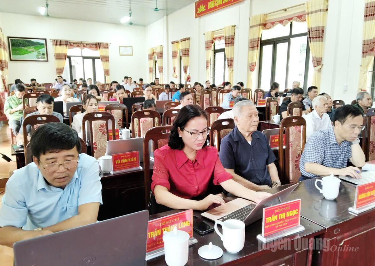 Các đại biểu dự tại điểm cầu xã Phú Linh. Ảnh: Khánh Huyền