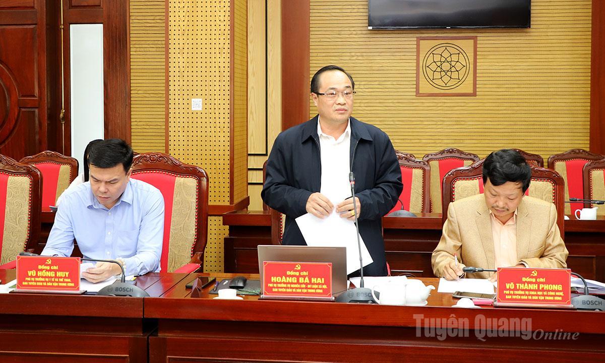 Lãnh đạo Vụ Nghiên cứu – Dư luận xã hội Ban Tuyên giáo và Dân vận Trung ương thảo luận tại buổi làm việc.