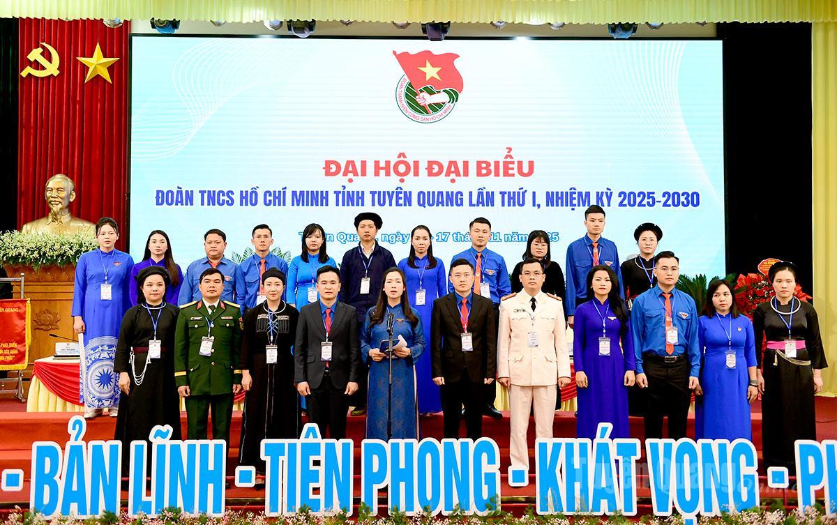 Ban Chấp hành Tỉnh đoàn khóa I, nhiệm kỳ 2025-2030 ra mắt Đại hội.