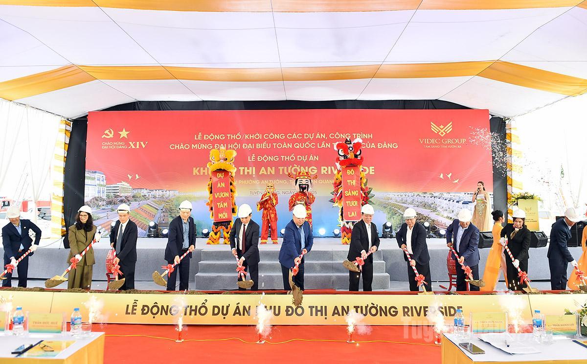 Các đồng chí lãnh đạo tỉnh và Tập đoàn Videc thực hiện nghi thức động thổ dự án An Tường Riverside.