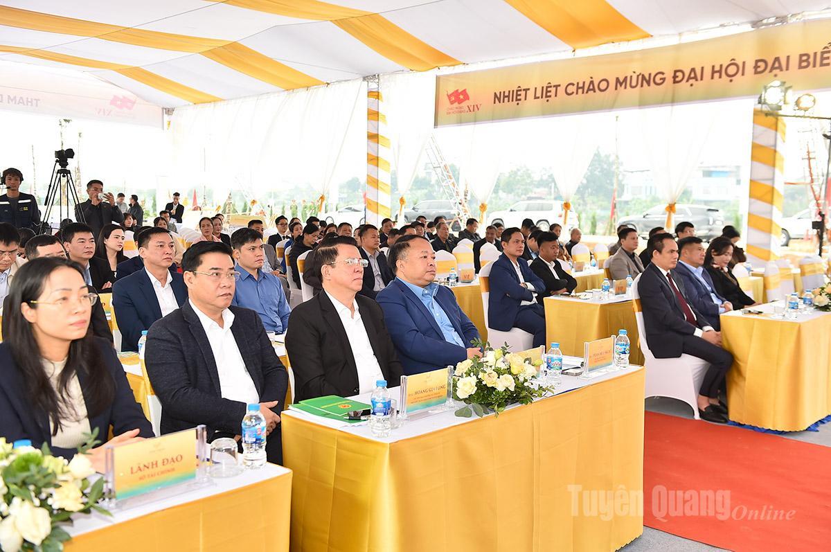 Các đồng chí lãnh đạo tỉnh dự lễ động thổ.