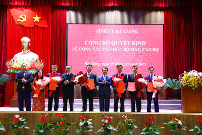 Công bố quyết định sáp nhập Ban Tuyên giáo và Dân vận tỉnh Hà Giang ngày 03/2/2025