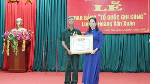 Xã Xuân Vân trao bằng “Tổ quốc ghi công” cho gia đình liệt sĩ