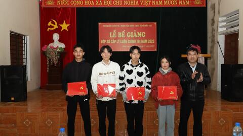 Lễ bế giảng lớp Sơ cấp lý luận chính trị năm 2023 tại huyện Mèo Vạc