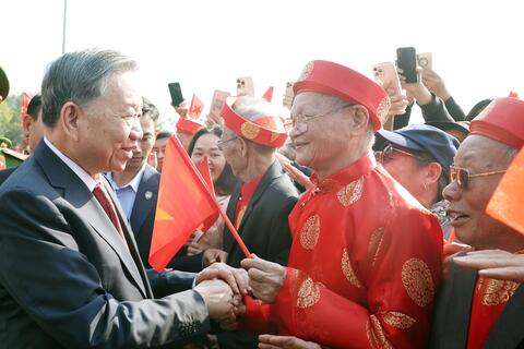<a href="/thong-tin-chuyen-de/ly-luan-chinh-tri-lich-su-dang" title="Lý luận chính trị, Lịch sử Đảng" rel="dofollow">Lý luận chính trị và lịch sử Đảng</a>
