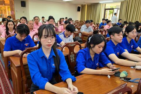 <a href="/chuyen-de" title="Văn phòng - Thông tin, tổng hợp" rel="dofollow">Văn phòng - Thông tin, tổng hợp</a>