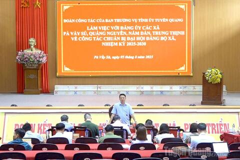 Trưởng Ban Tuyên giáo và Dân vận Tỉnh ủy Trần Mạnh Lợi làm việc với Đảng ủy các xã Pà Vầy Sủ, Quảng Nguyên, Nấm Dẩn, Trung Thịnh