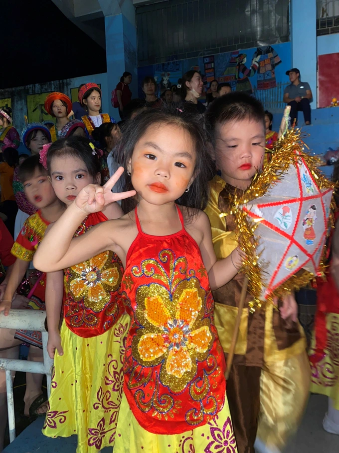 Nụ cười của trẻ em vùng cao Hà Giang vui đón Tết Trung thu - 6