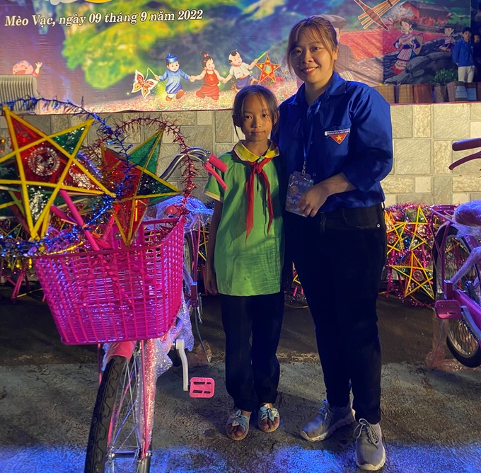 Nụ cười của trẻ em vùng cao Hà Giang vui đón Tết Trung thu - 1