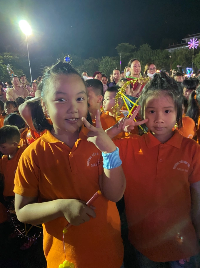Nụ cười của trẻ em vùng cao Hà Giang vui đón Tết Trung thu - 2