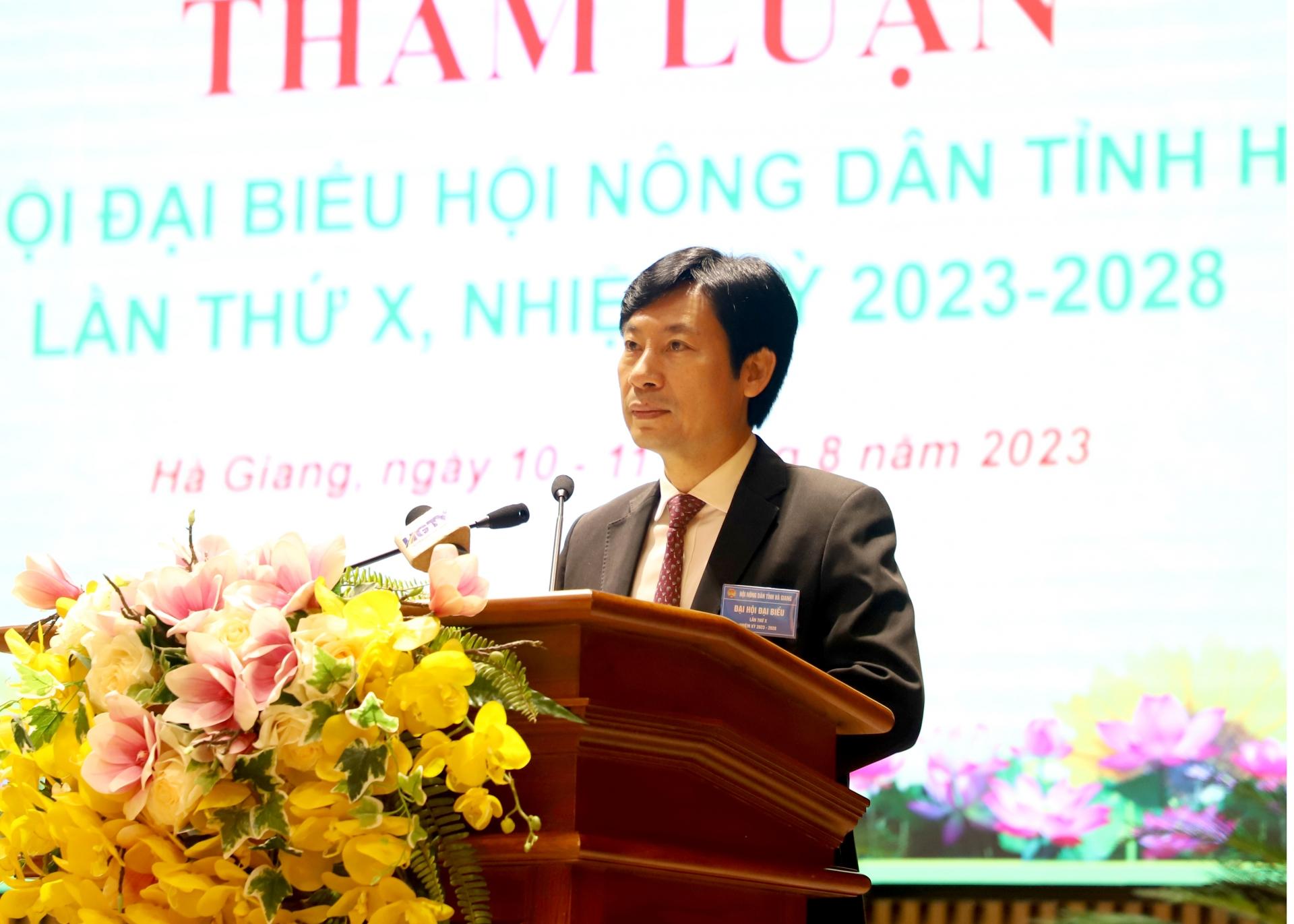 Phó Chủ tịch T.Ư Hội Nông dân Việt Nam Nguyễn Xuân Định phát biểu tại đại hội.