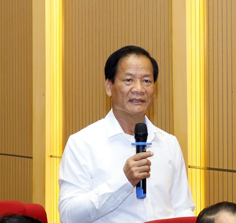 Giám đốc Sở Văn hóa TT&DL Nguyễn Hồng Hải tham luận về giải pháp phát triển du lịch.