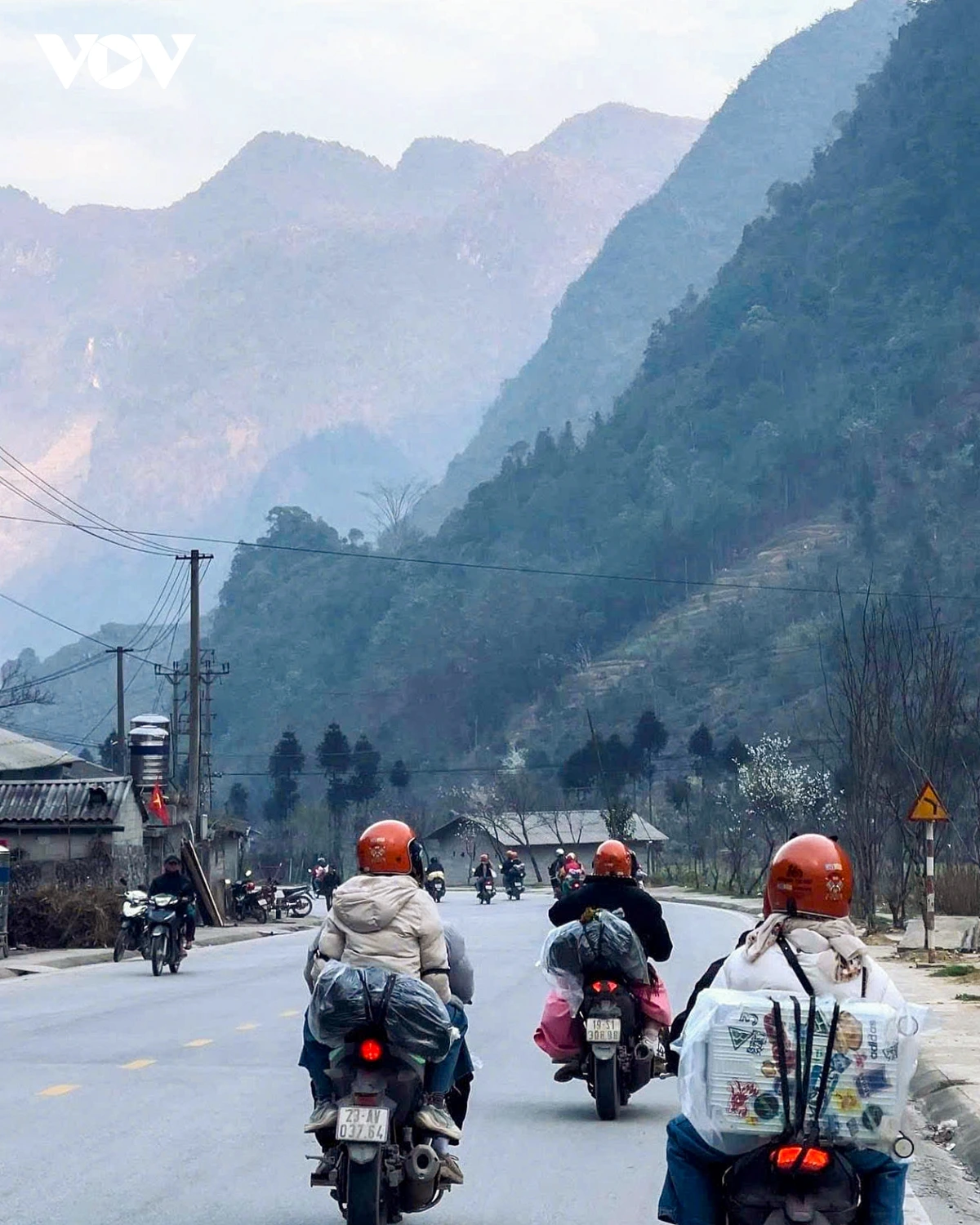 doanh nghiep mong co nhieu bo phim, mv quang ba du lich ha giang hinh anh 2