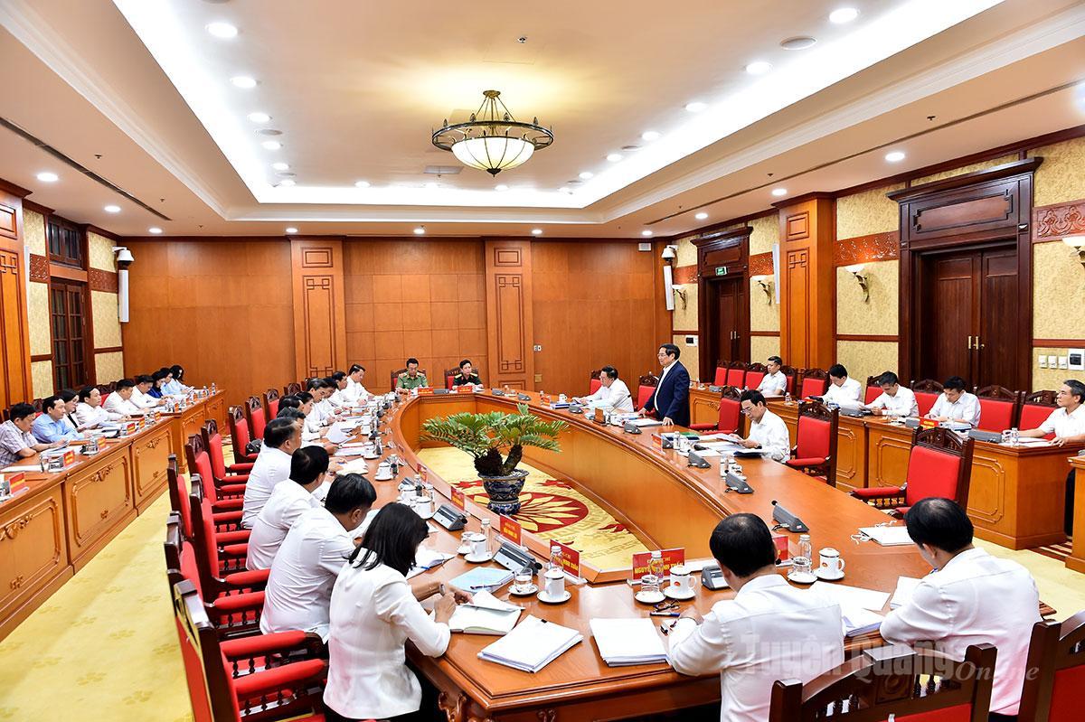 Tổ công tác số 2 của Bộ Chính trị làm việc với Ban Thường vụ Tỉnh ủy.