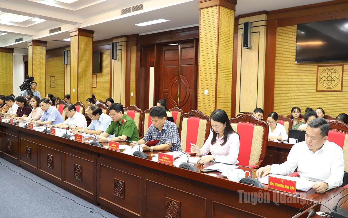 Các đại biểu dự buổi họp báo.