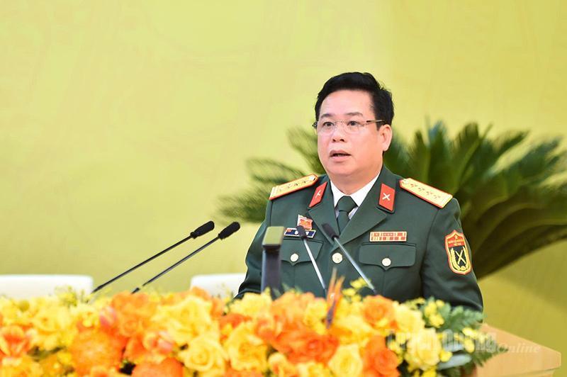 Đồng chí Lại Tiến Giang, Ủy viên BTV Tỉnh ủy, Phó Bí thư Đảng ủy Quân sự, Chỉ huy trưởng Bộ Chỉ huy Quân sự tỉnh tham luận tại Đại hội.