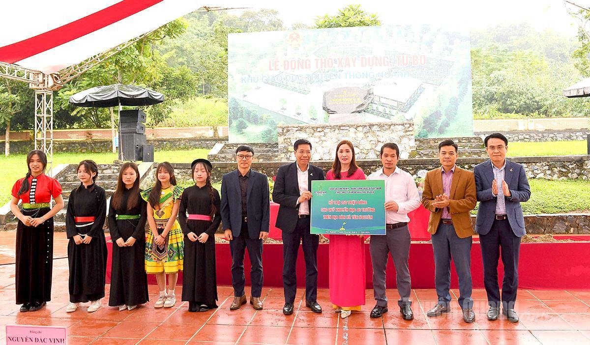 Tập đoàn PetroVietnam, Tổng Công ty Thăm dò Khai thác Dầu khí (PVEP) trao 250 triệu đồng cho Quỹ khuyến học 4 trường trong khu vực di tích.