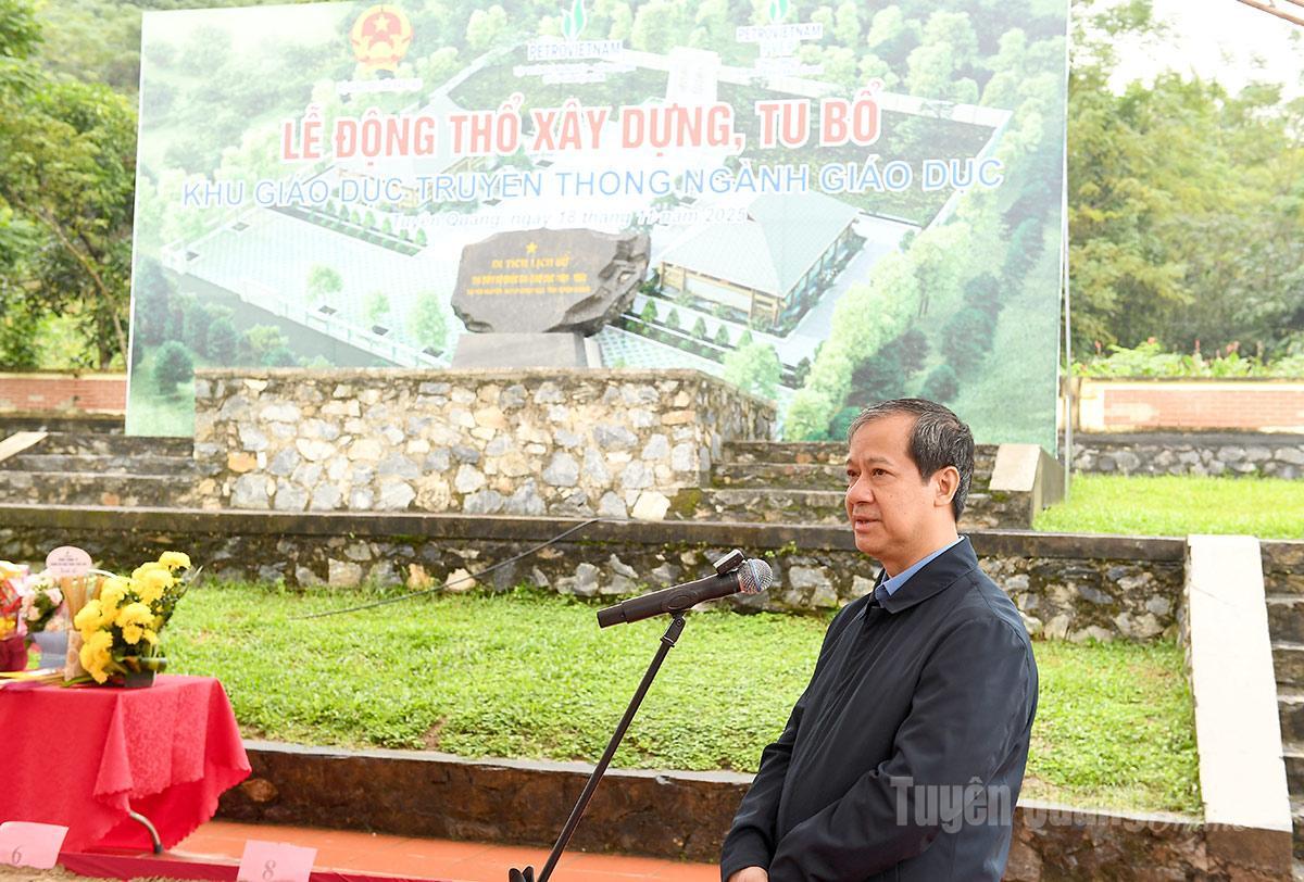 Bộ trưởng Bộ Giáo dục và Đào tạo Nguyễn Kim Sơn phát biểu tại lễ khởi công.