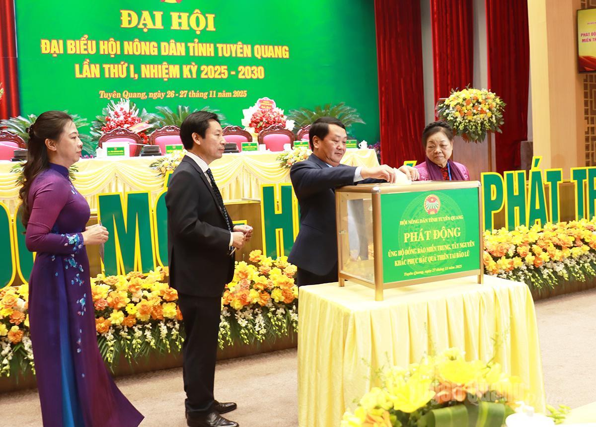 Đại hội tổ chức quyên góp ủng hộ đồng bào vùng thiên tai, bão lũ.